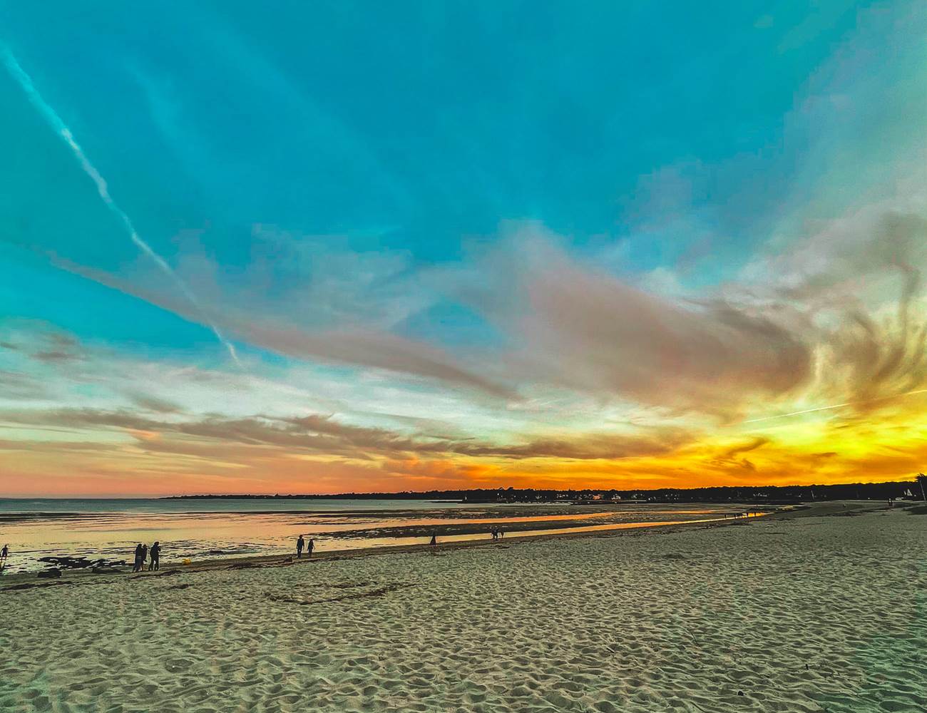 Lever de soleil sur la plage de Kerleven La Forêt-Fouesnant-photo-page