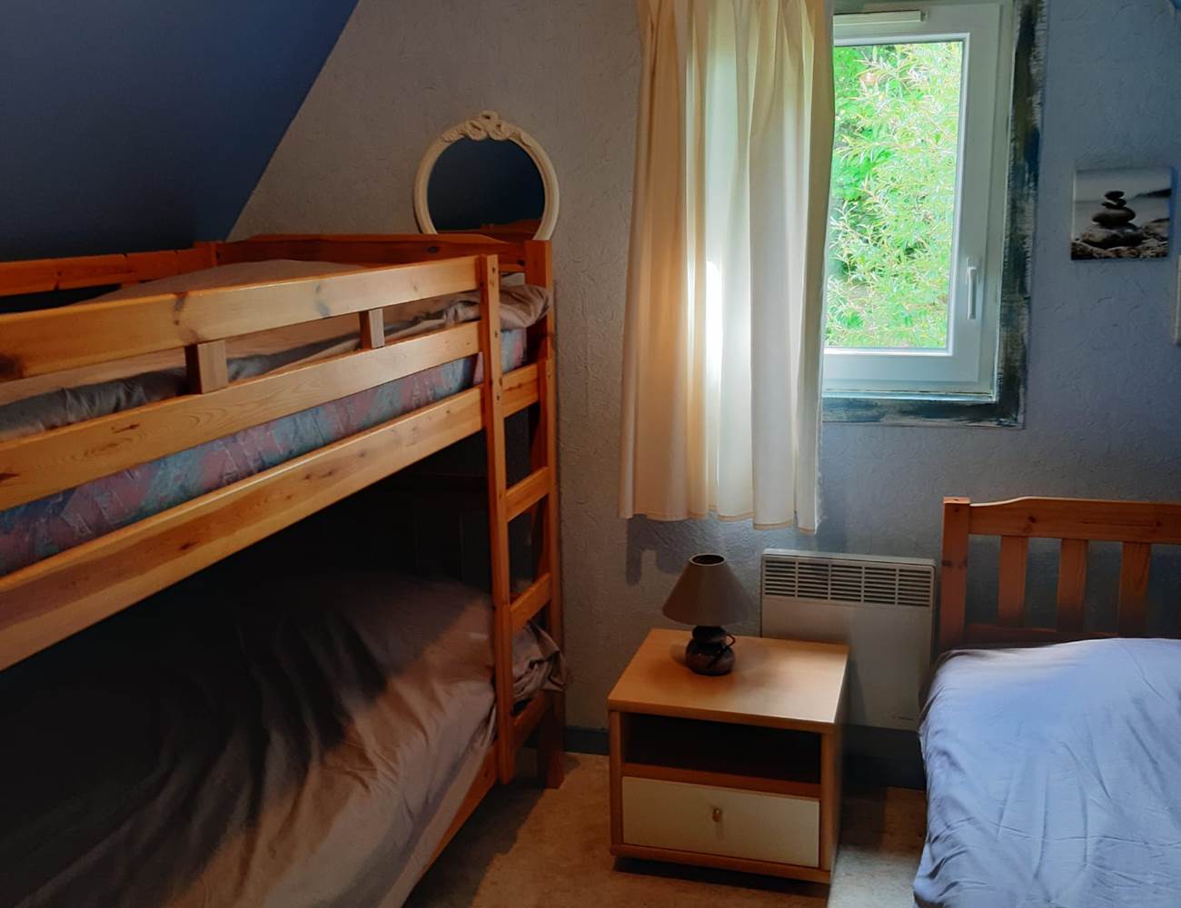 Chambres avec lits superposés et un lit simple-photo-gallery