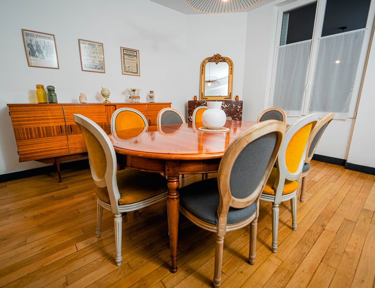 Salle à manger dans maison de charme-photo-gallery