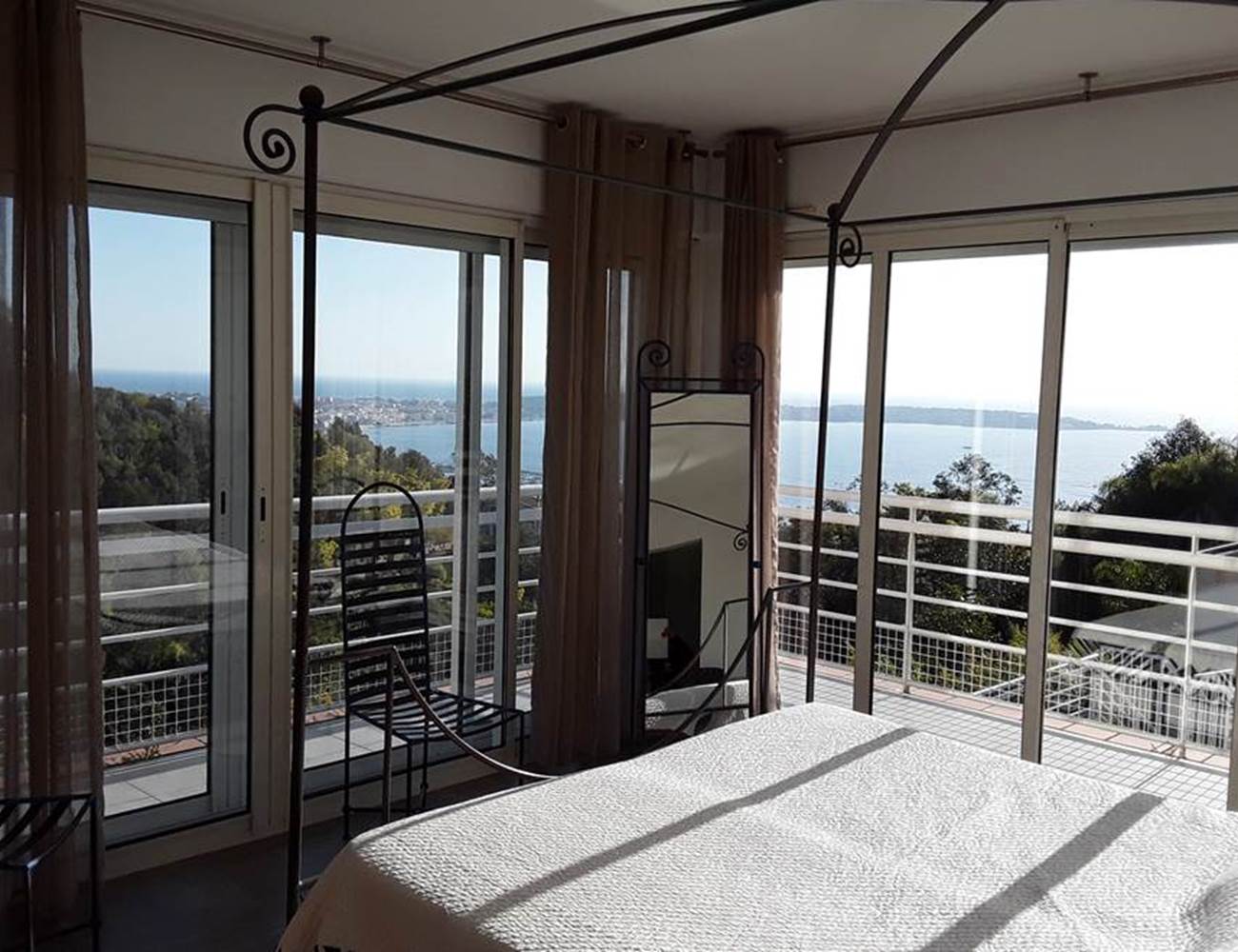 Chambre avec vue mer villa Cannes-photo-gallery