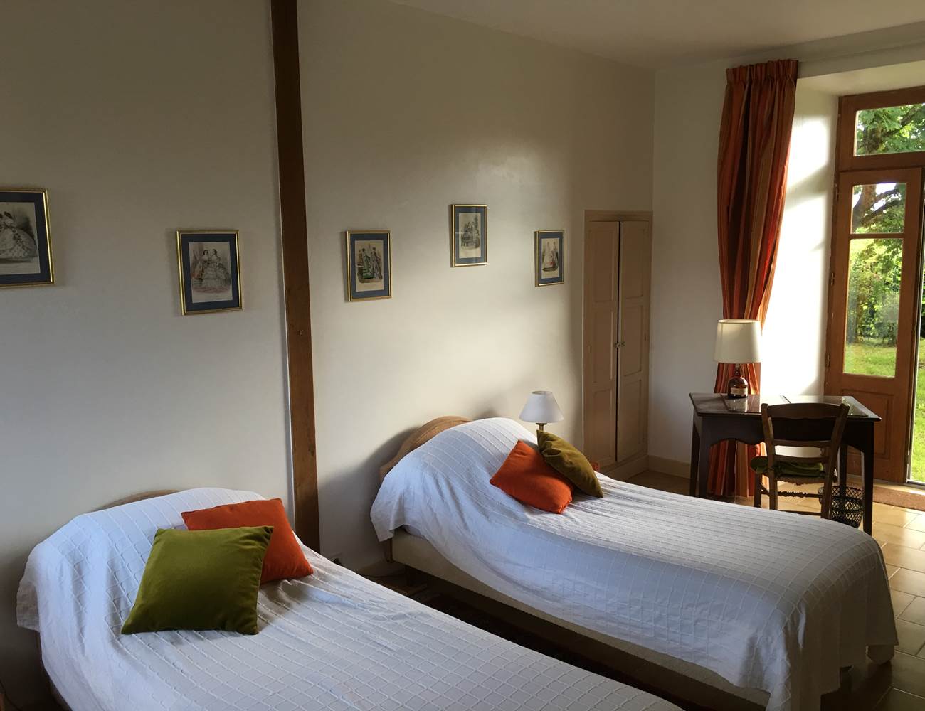 Chambre à 2 lits, au rez-de-chaussée-photo-gallery