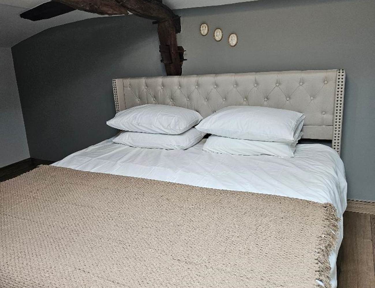 LB 2 Taupe suite-photo-gallery