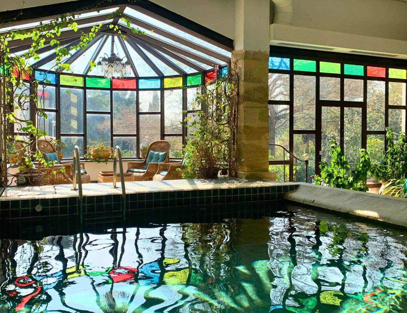 Maison d'hôtes et piscine intérieure chauffée-photo-gallery