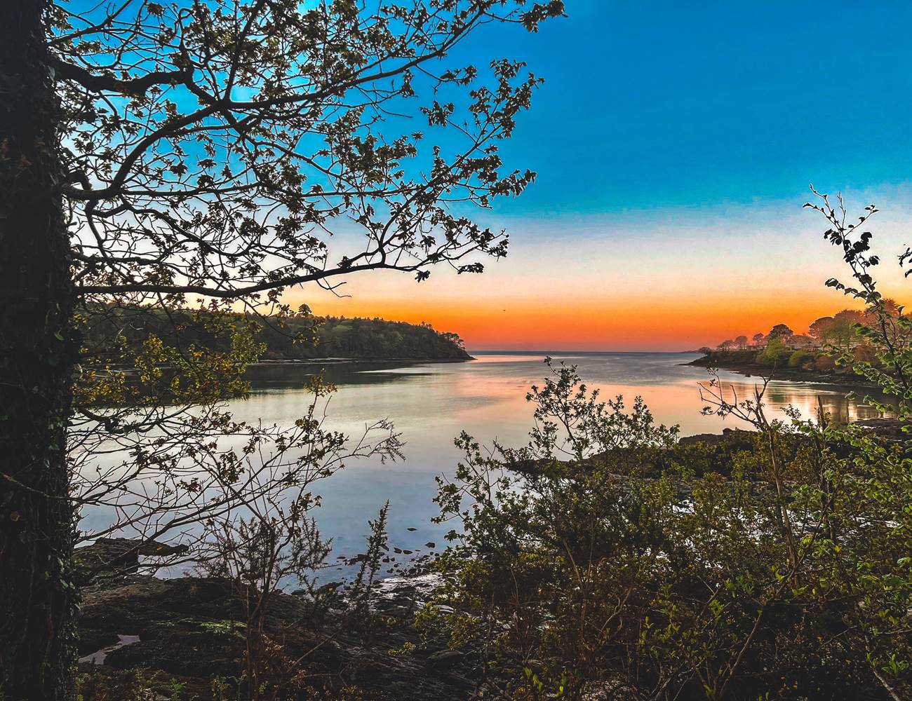 Lever de soleil sur l’anse Saint-Laurent La Forêt-Fouesnant au pied du chalet (500m)-photo-page