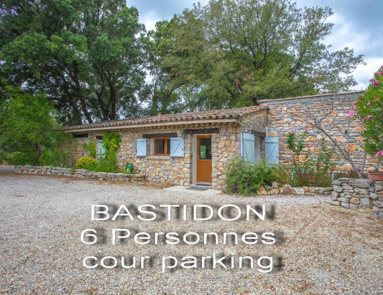 bastidon_cour-photo-gallery