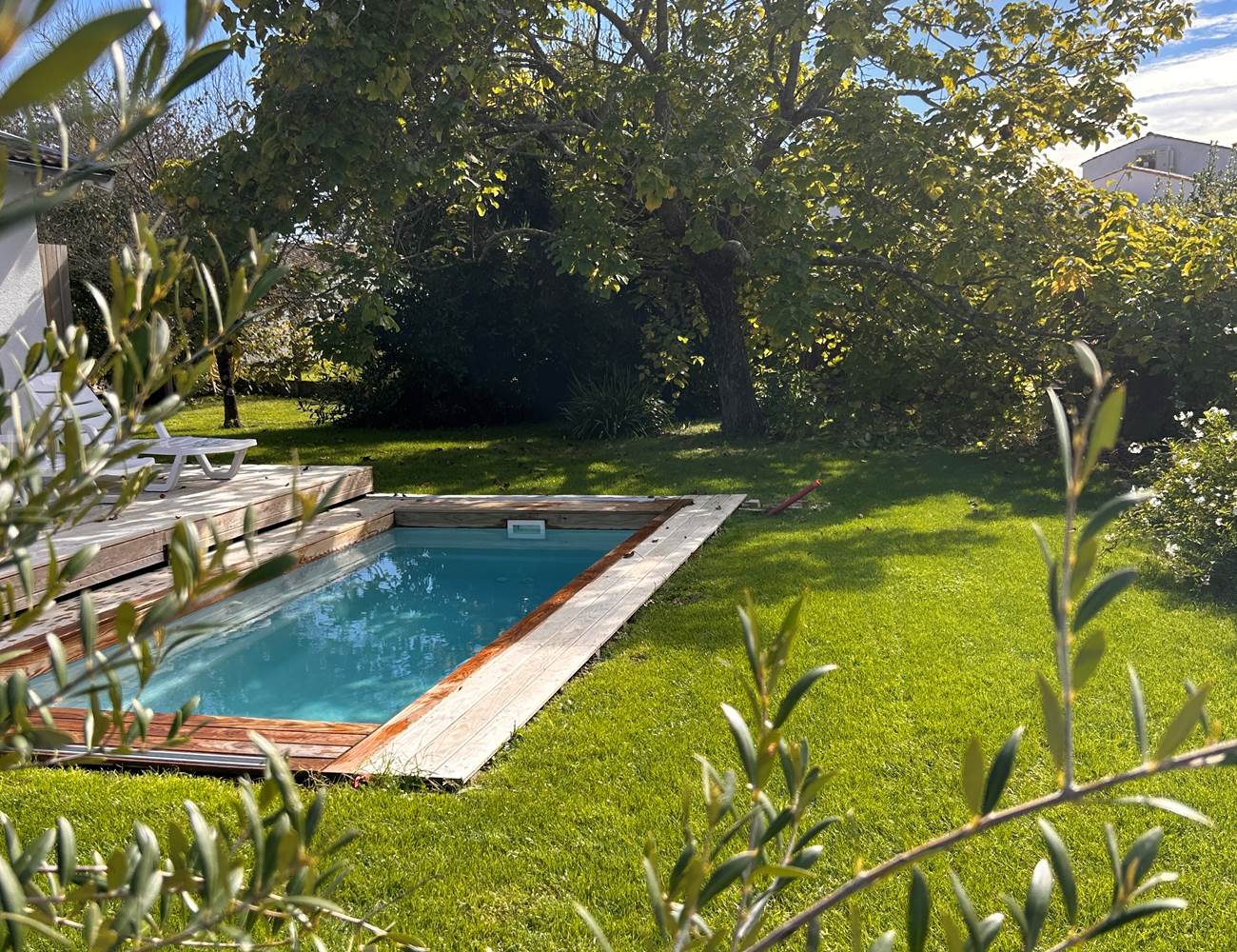 La piscine chauffée de Maison Ginette à Oléron-photo-page