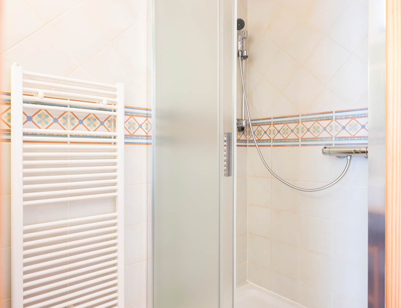 Salle d'eau Chambre Bonheur familiale du gite Myosotis  Indigo   (7)-photo-gallery