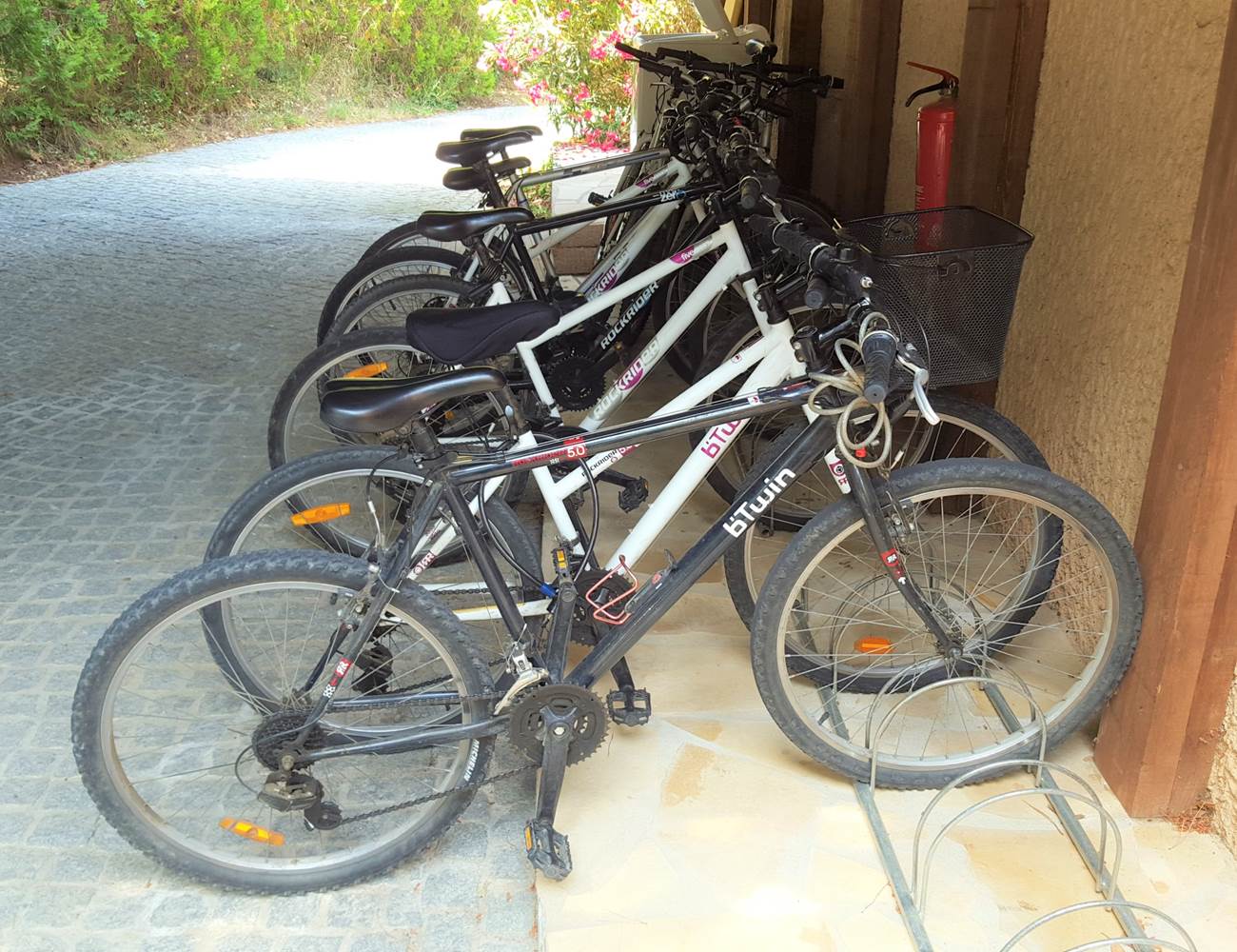 vélos à disposition villa les hespérides à grimaud