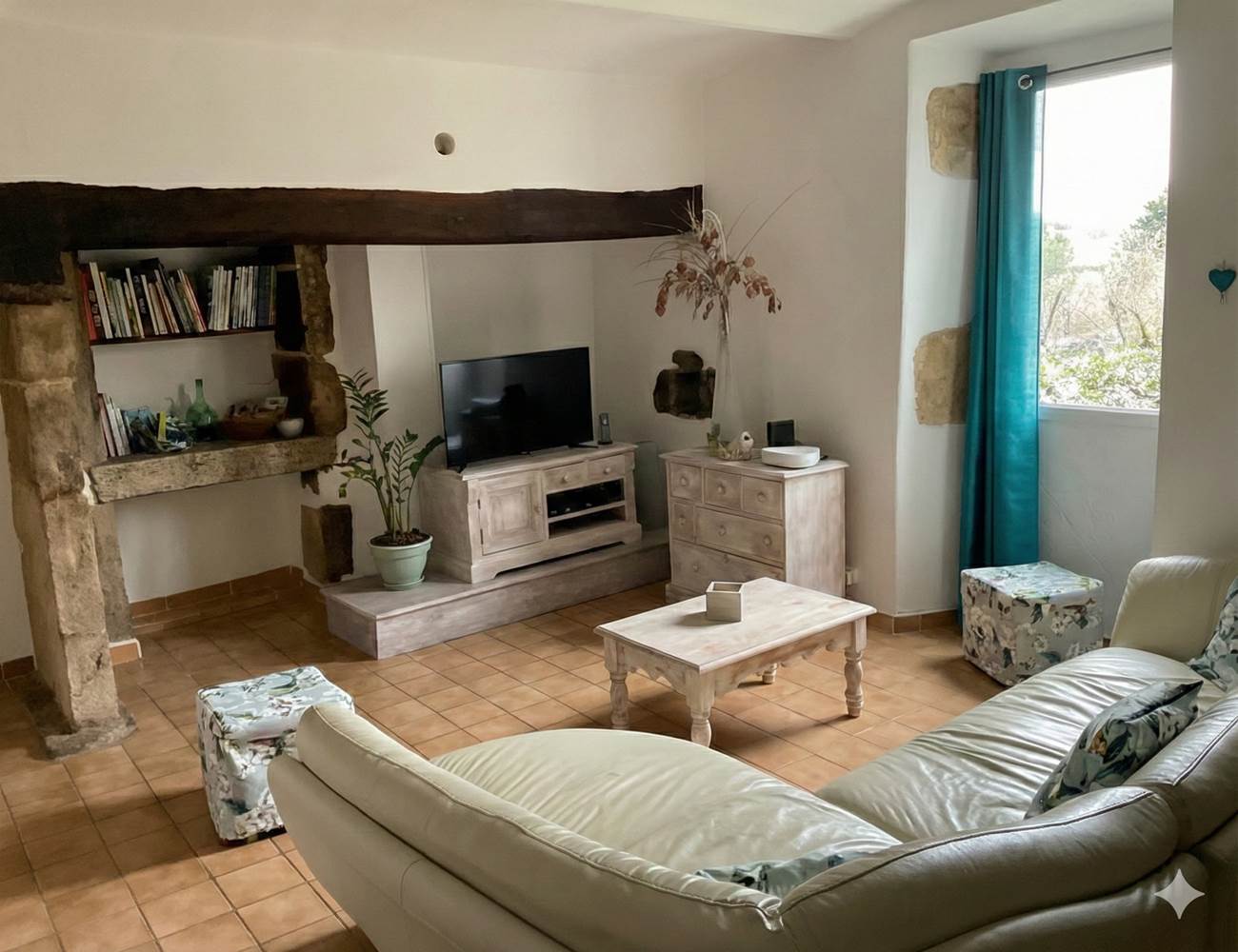 A l'ombre bleue du figuier, le salon