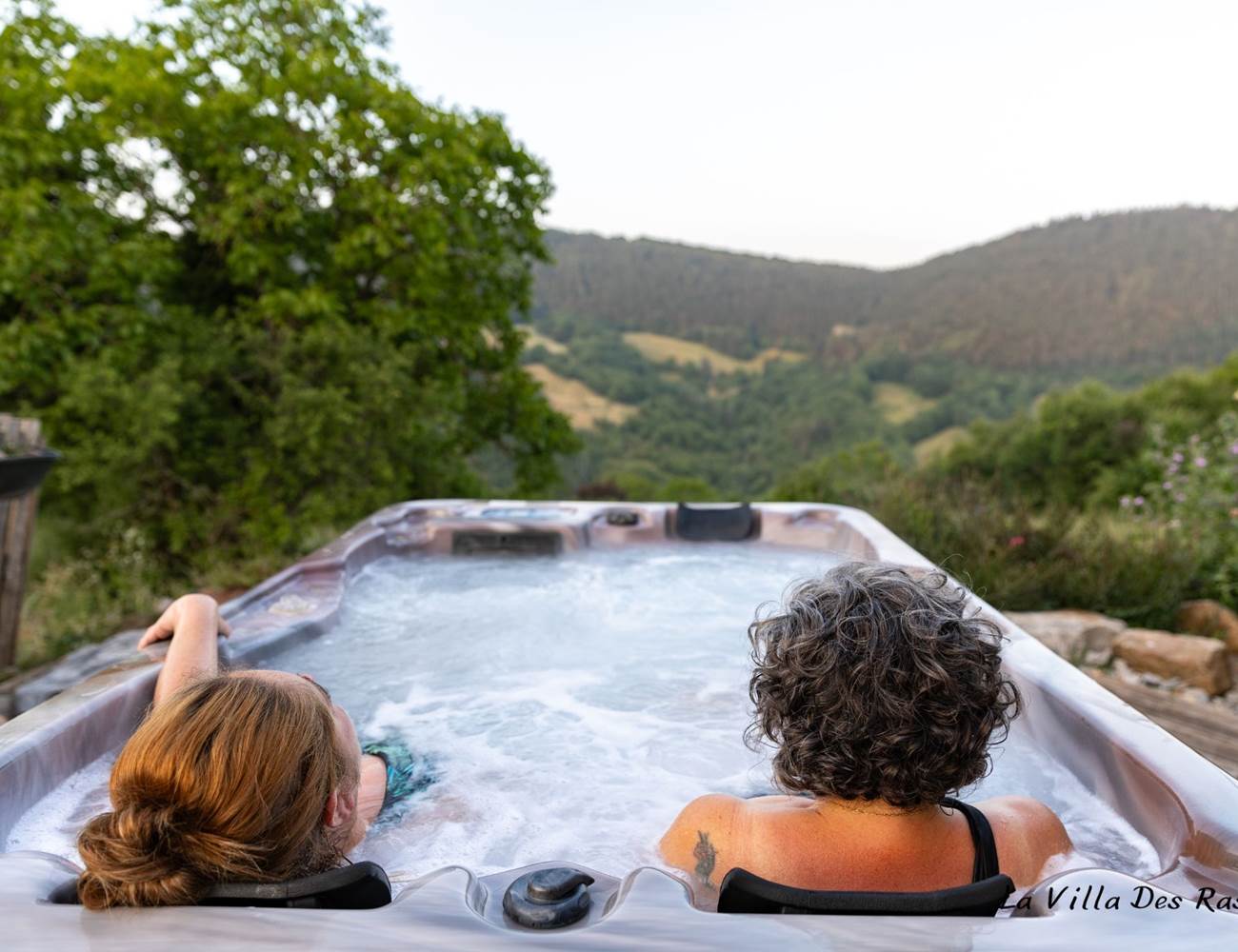 Jacuzzi extérieur privatif entre filles-photo-gallery