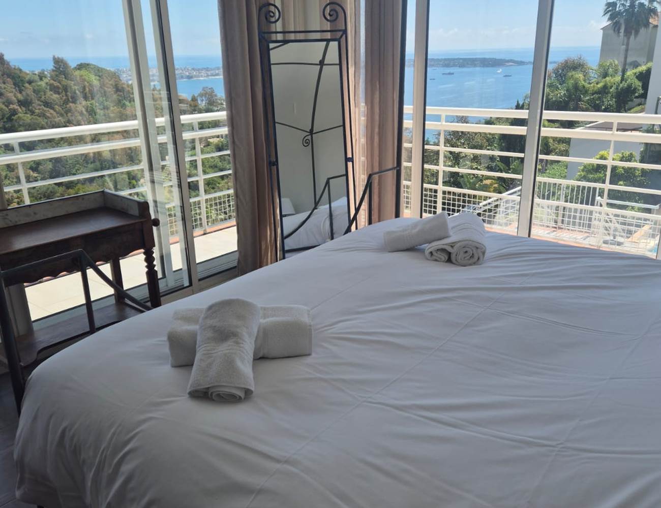 Chambre lumineuse villa Cannes-photo-gallery