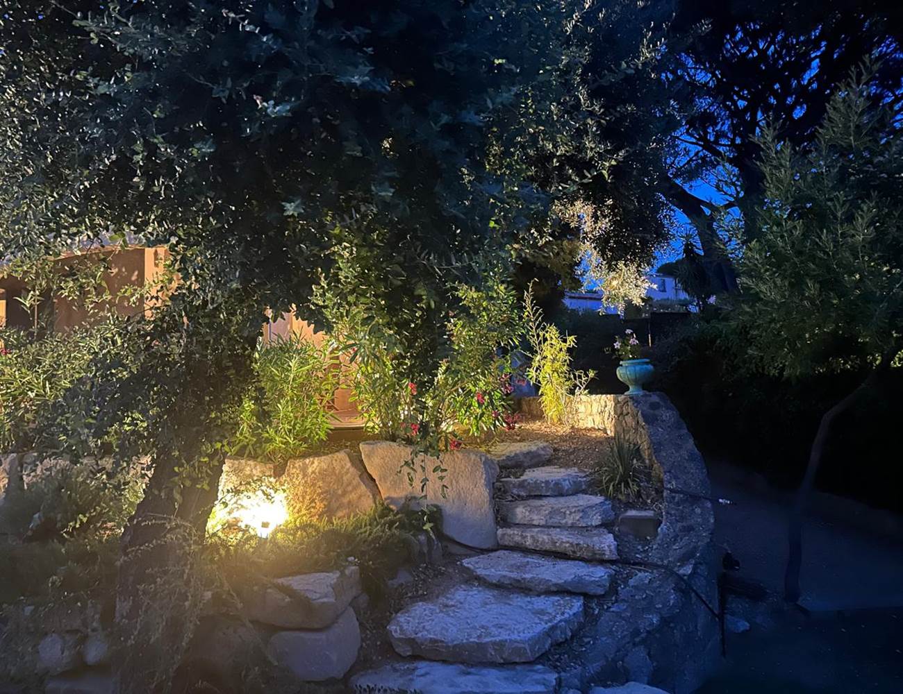 Garden at night Terrace-photo-gallery
