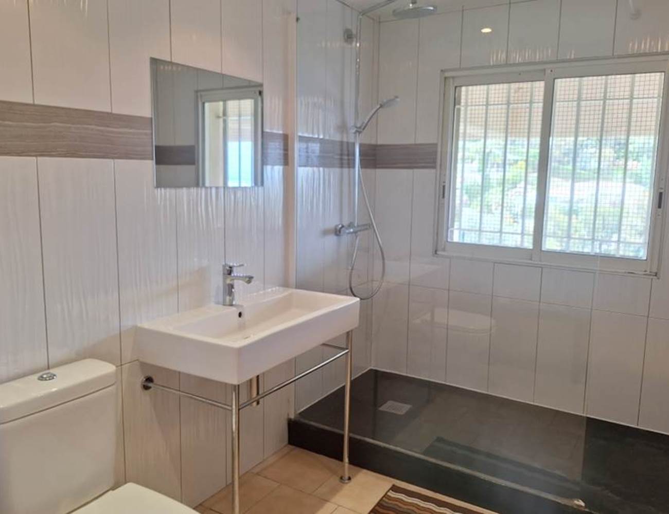 Grande salle de bain villa alamp-photo-gallery