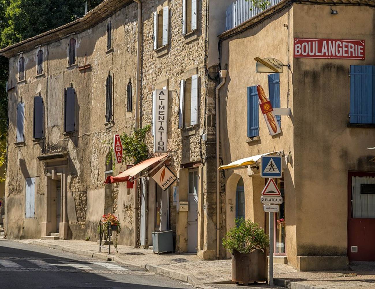 LE VILLAGE D'ARPAILLARQUES-ET-AUREILLAC