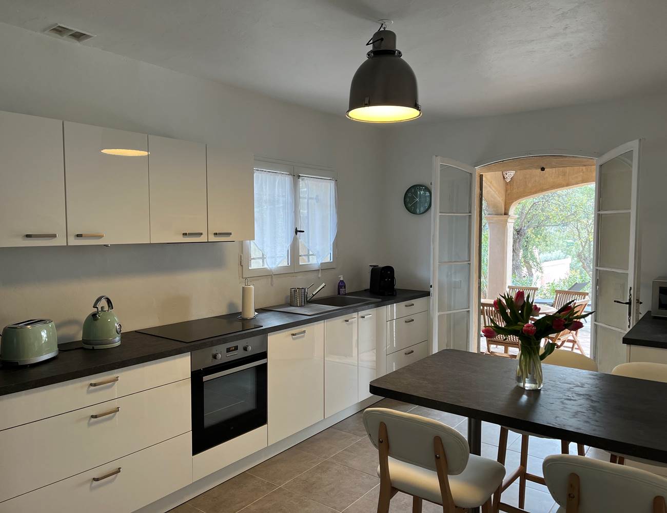 Kitchen with access to terrace-photo-gallery
