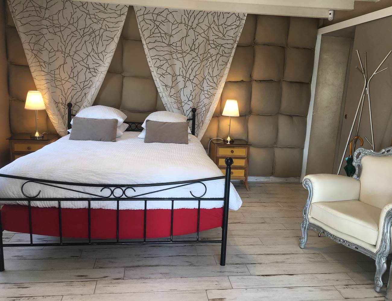 literie en 1600x200 queen size bed a memoire de formes-photo-gallery