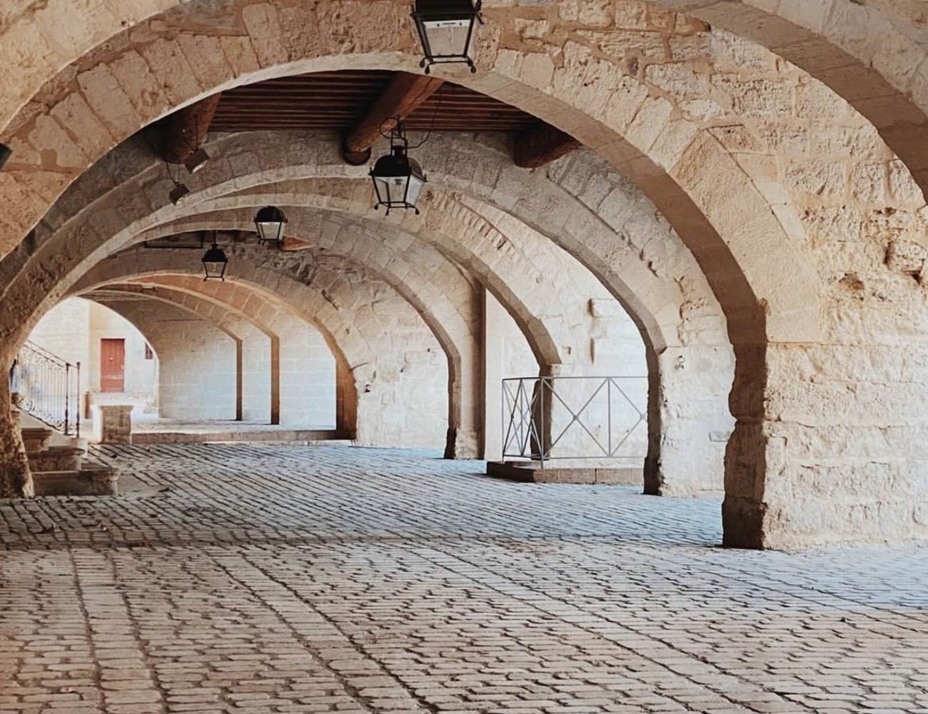 PLACE AUX HERBES - UZÈS