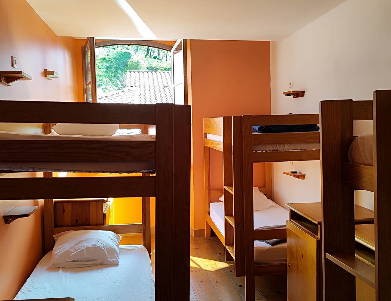 pro-0FpYk144-photo-gallery