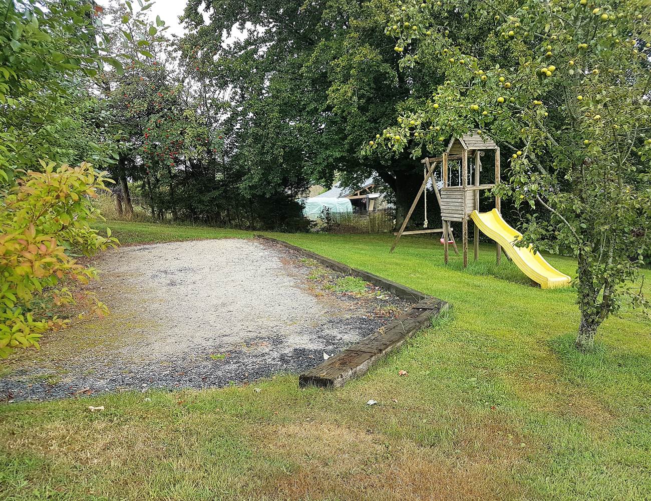 Terrain de pétanque et aire de jeux-photo-gallery