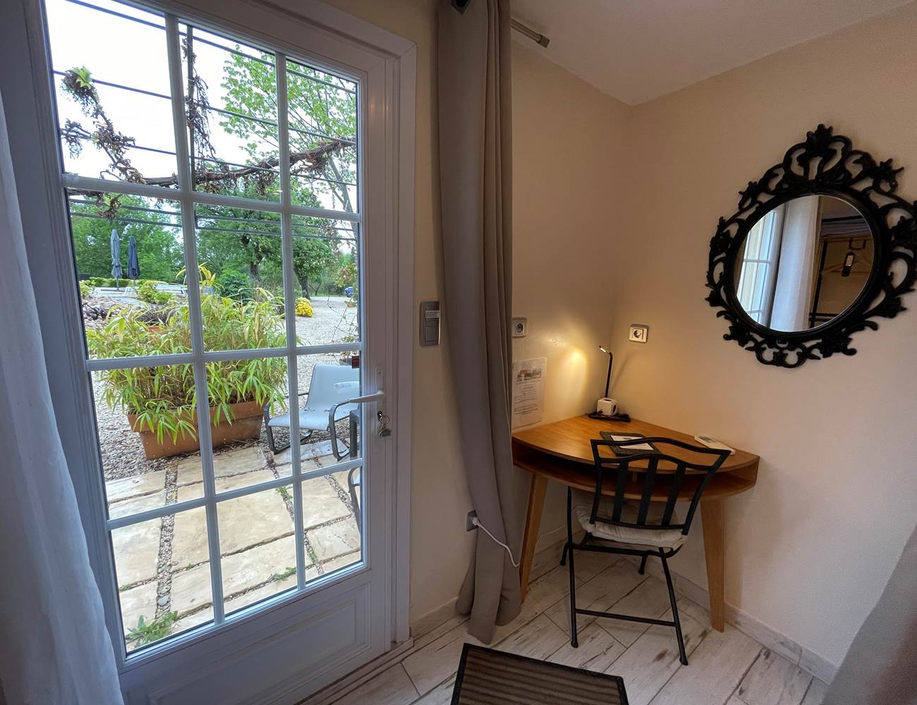 chambre julien coin bureau-photo-gallery