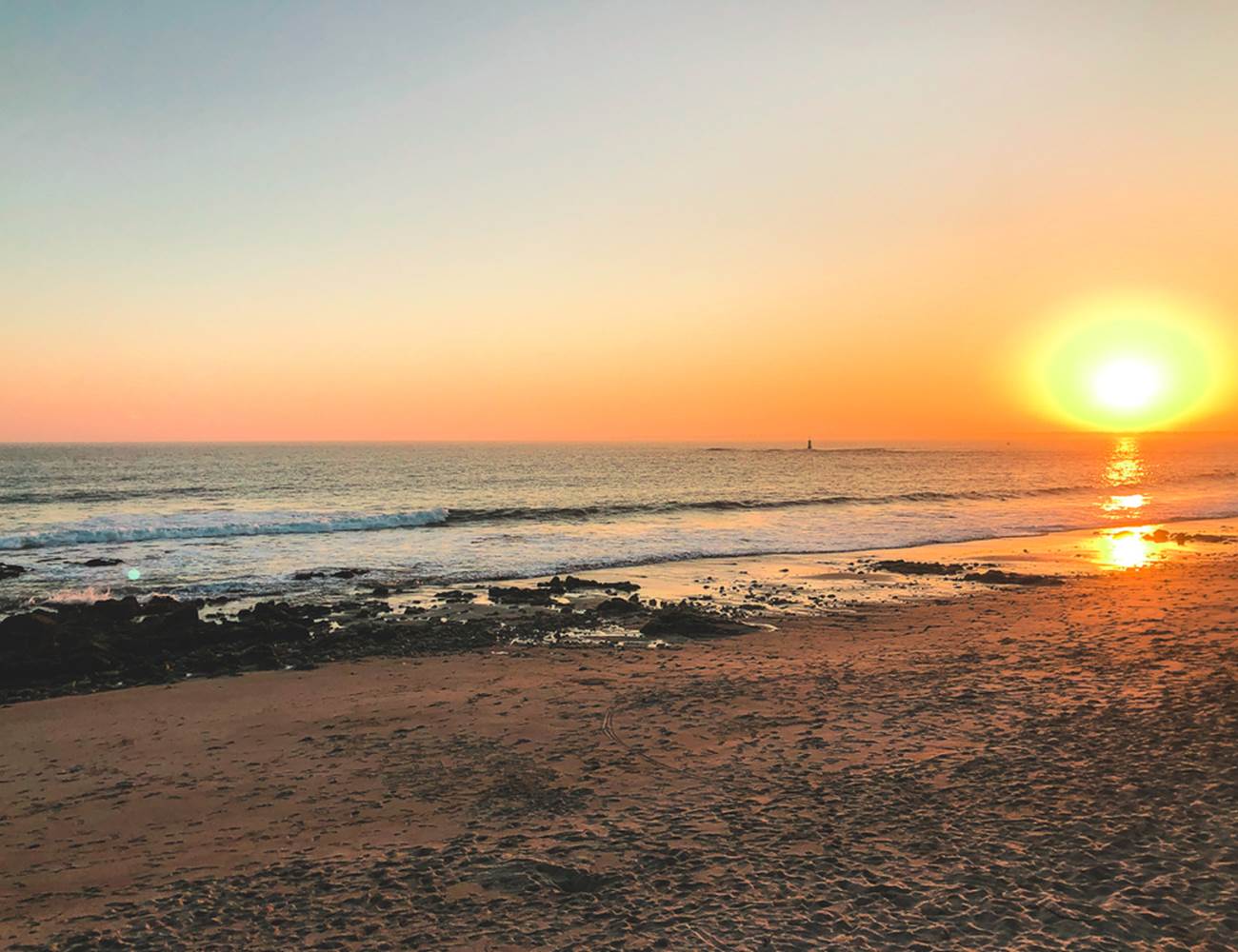 Coucher de soleil sur la plage de la Pointe Saint-Gilles Bénodet-photo-page