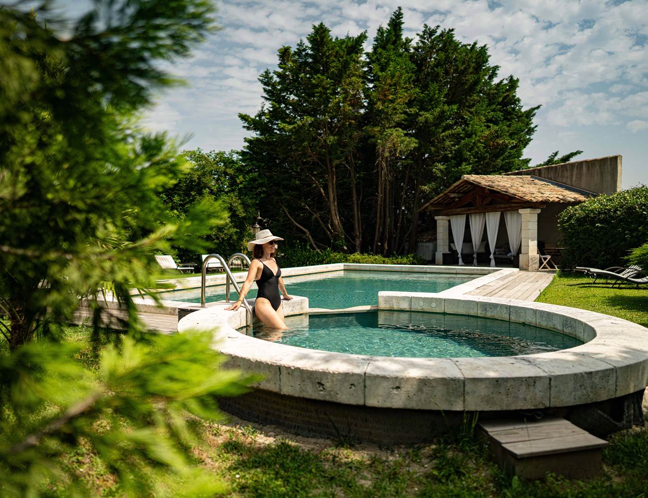 Maison d'hôtes - piscine et jacuzzi-photo-gallery