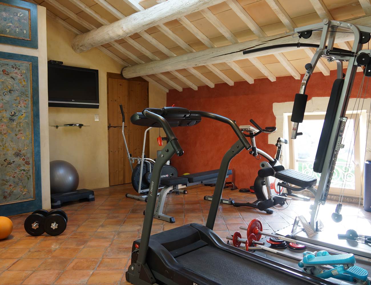 Maison en Provence de charme  - Salle de sport ocre rouille  - Lapalud - Vaucluse-photo-gallery
