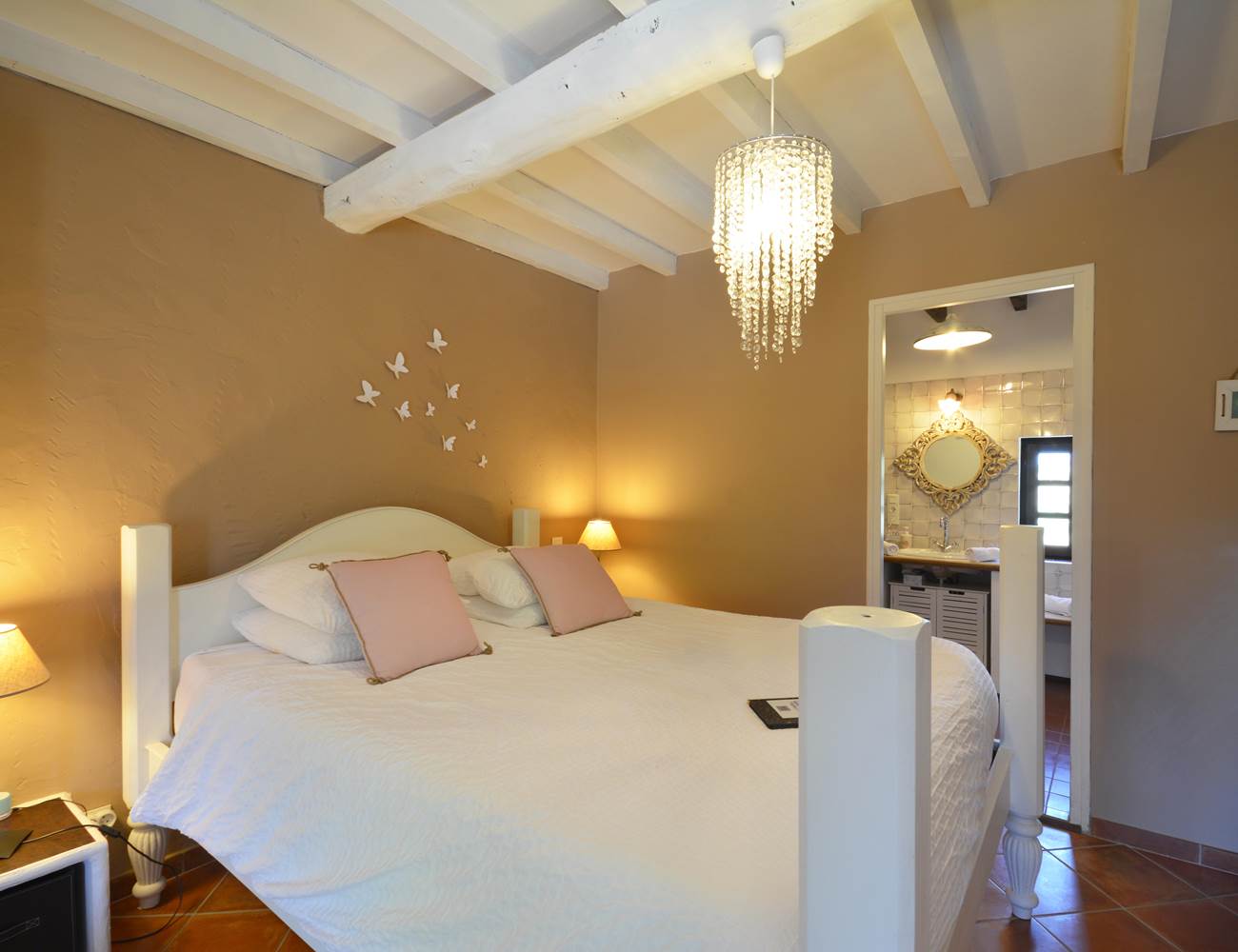 la chambre de mireille , lit queen size bed-photo-gallery