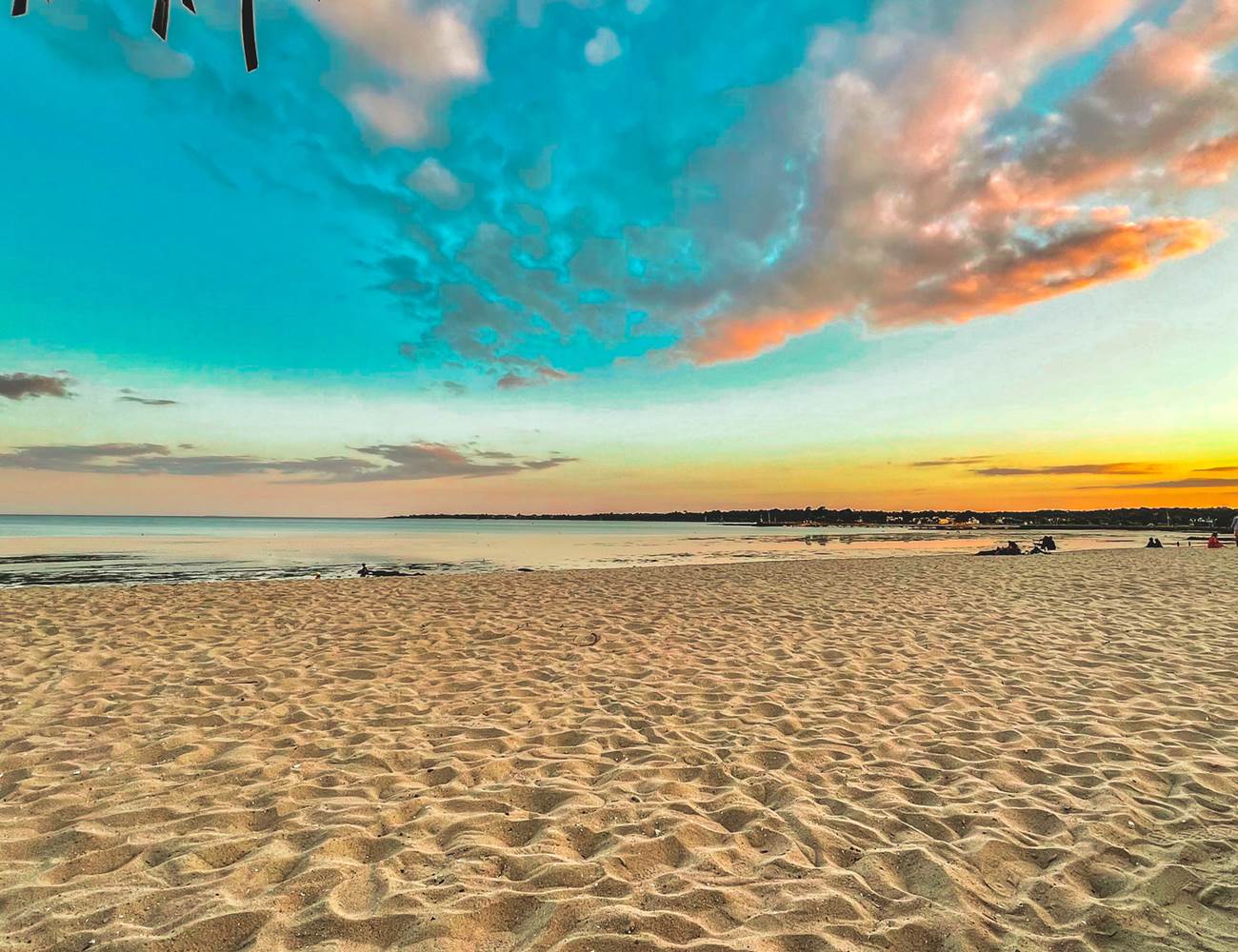 Lever de soleil sur la plage de Kerleven La Forêt-Fouesnant-photo-page
