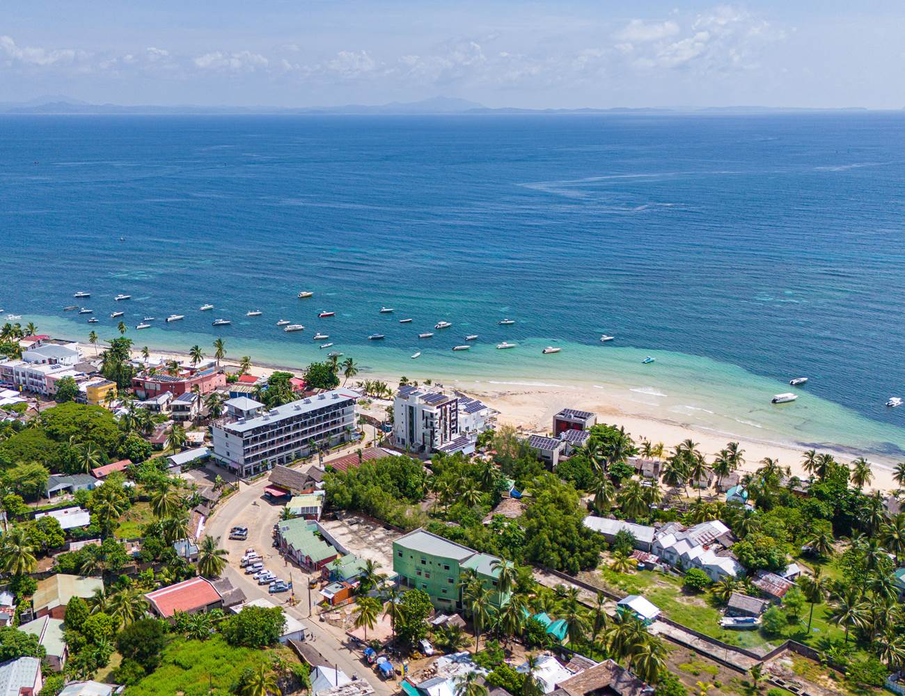 Vue aérienne de Nosy Be : L'île ou Parfum ou Le Saint Tropez de Madagascar-photo-news