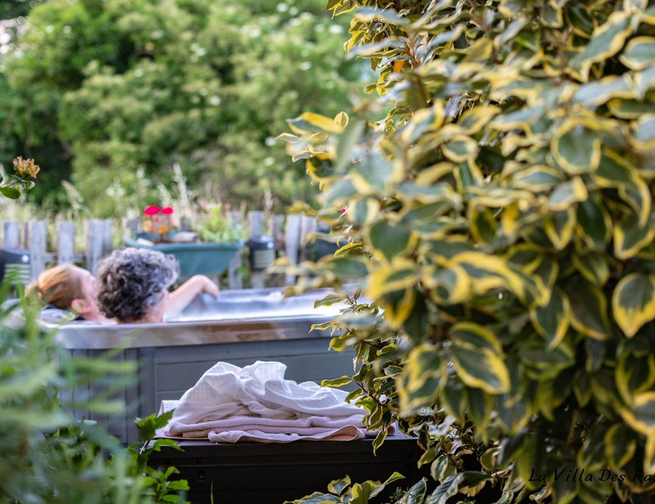 Jacuzzi extérieur privatif à la chambre d'hôtes Orzals-photo-gallery