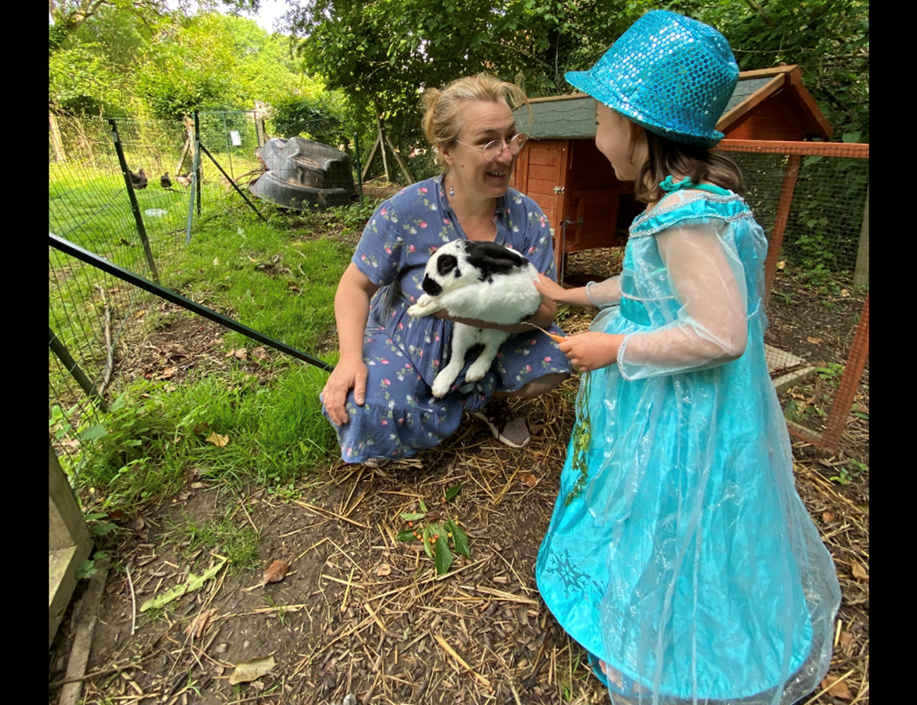 pourquoi pas une petite visite au lapin déguisée ... ?