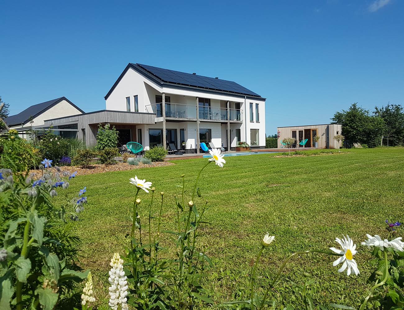 La Chabetaine - jardin - piscine avec terrasse mobile - balcon plein sud-photo-gallery
