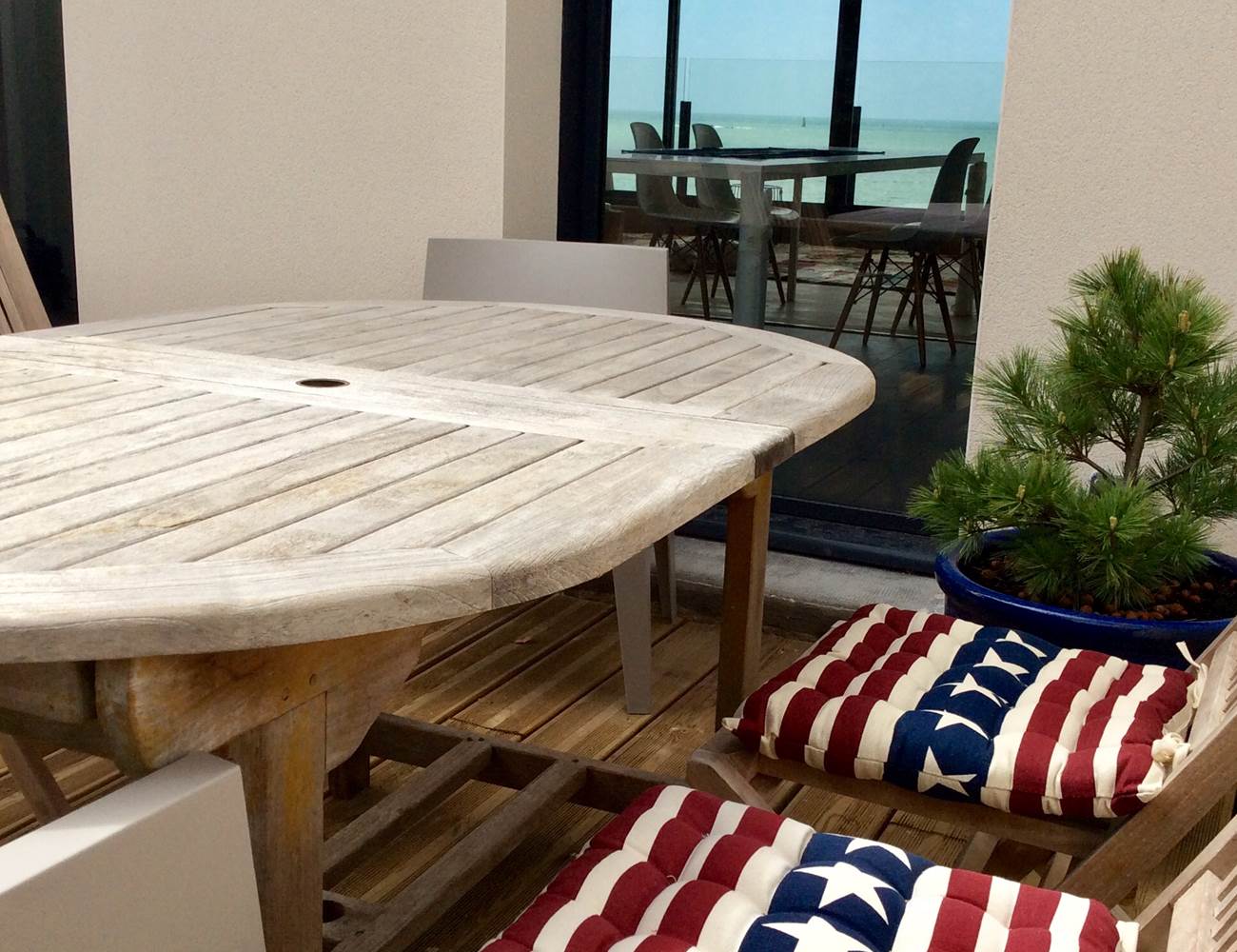 Déjeuner devant la mer-photo-gallery