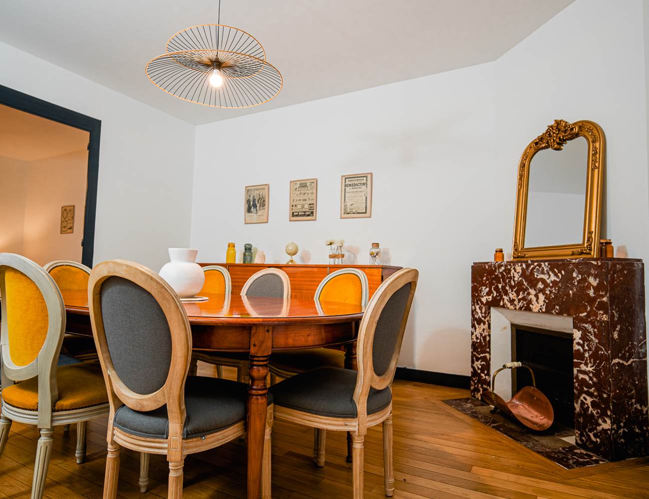 Salle à manger avec cheminée-photo-gallery