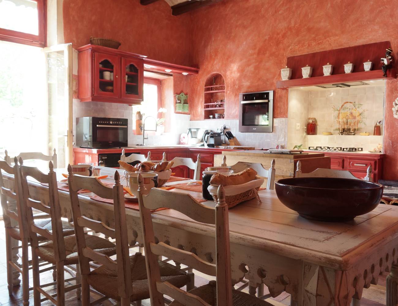 Maison en Provence de charme  - Cuisine Ocre rouge  - Lapalud - Vaucluse-photo-gallery