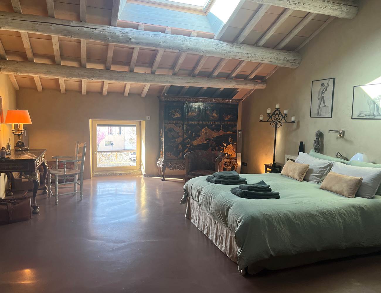 chambre Provençale vue sur le jardin de curé de la maison Vaucluse-photo-gallery