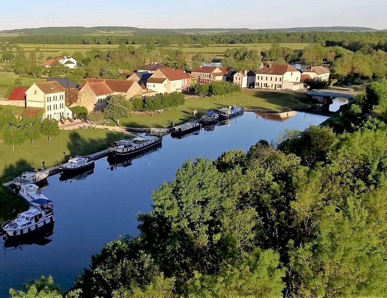 Halte Fluviale du Port de Pont Royal - Visiter Pont-Royal.com