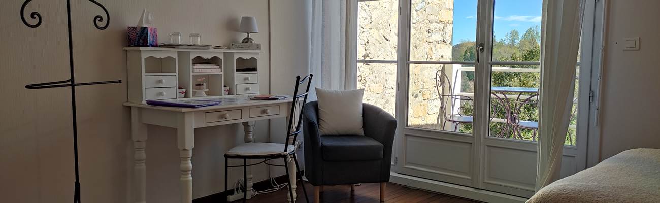 Chambre Ossau - Romantique avec sa terrasse privative donnant sur le jardin