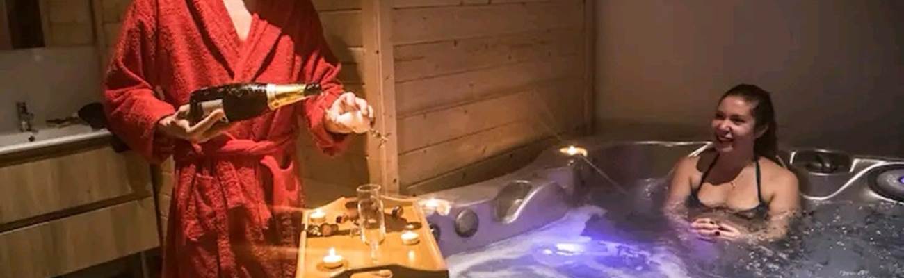 LES-SPAS-INSOLITES-Le-SPA-du-Moulin-Jacuzzi