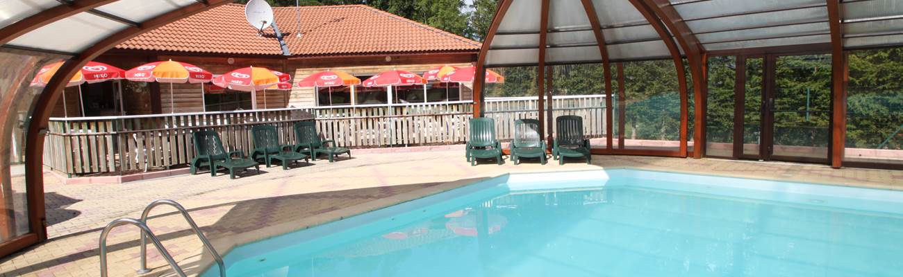 Les Chalets de la Margeride:  Piscine & terrasses