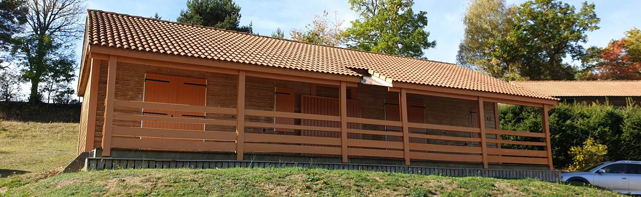 Chalets jumelés (12 couchages, 2 salles d'eau, 2 kitchenettes 1 terrasse commune double)