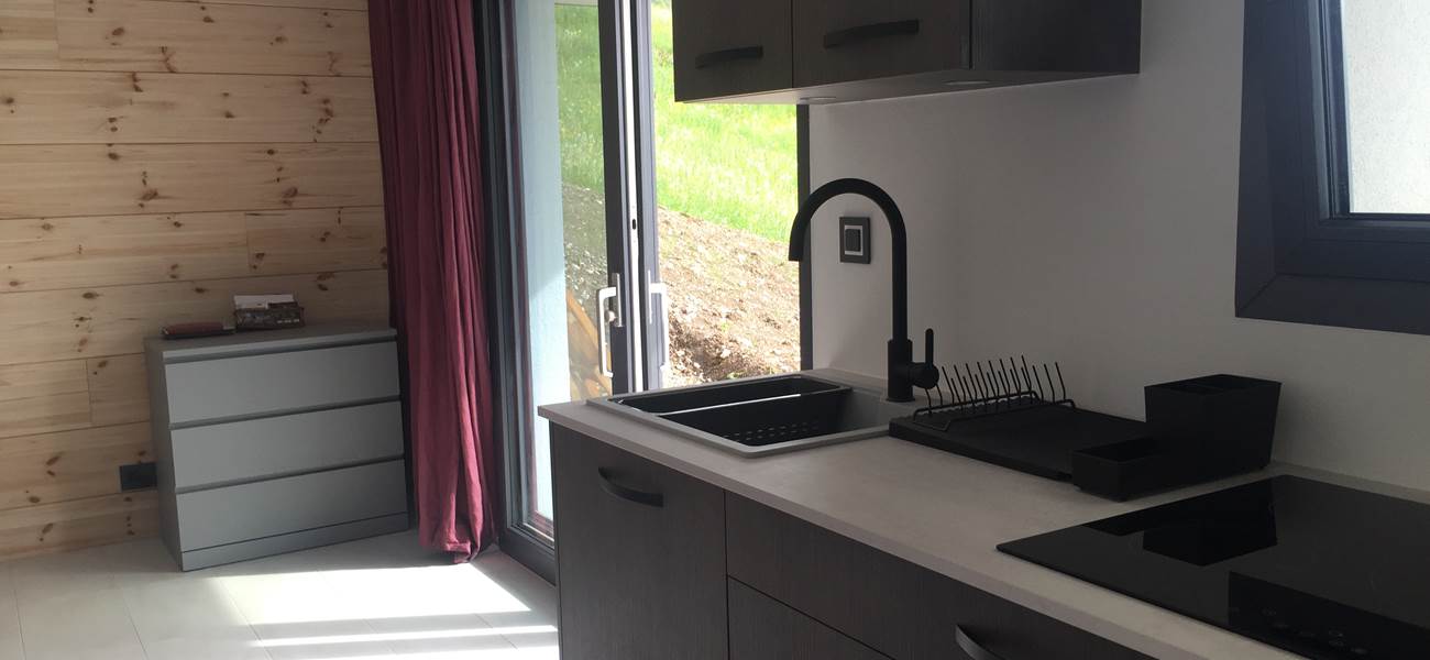 studio-vacances-gruyere-cuisine-equipee-couple-weekend-romantique-suisse