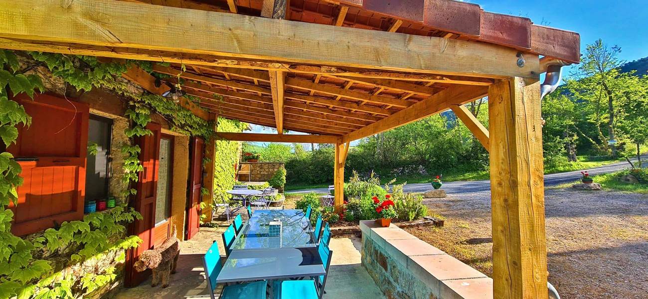 Salon de jardin et table