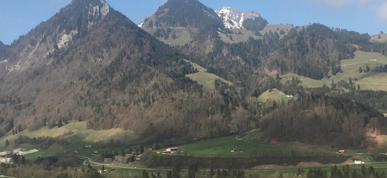 studio-gruyere-canton-de-fribourg-vue-montagne-moleson-weekend-couple-nature