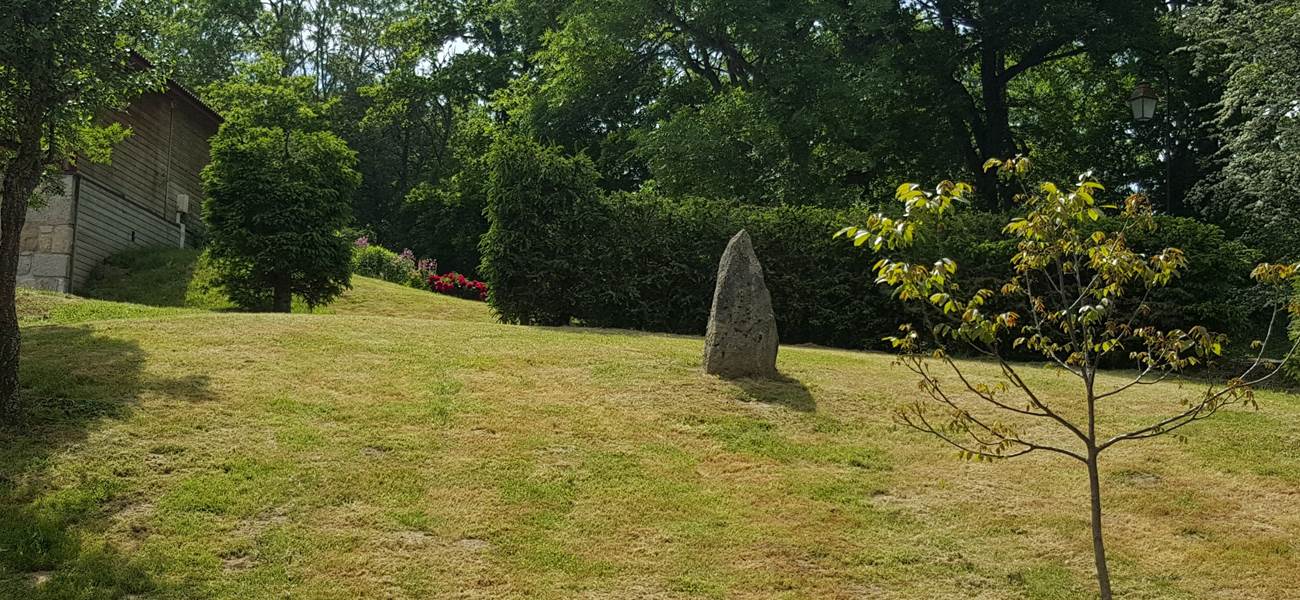 Les Chalets de la Margeride: Le Menhir de l'accueil