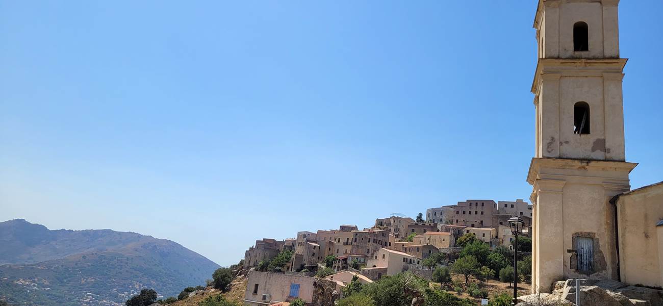 Sur une route de haute Balagne, Corse