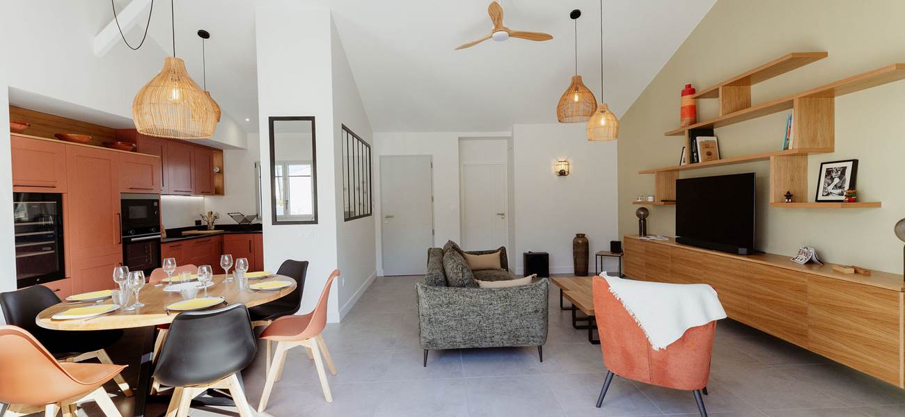 Villa Dolusienne - salon, TV, ventilateur