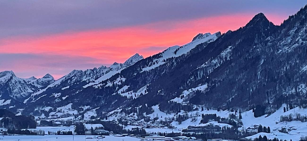 coucher-de-soleil-hiver-payage-neige-Gruyere-Suisse