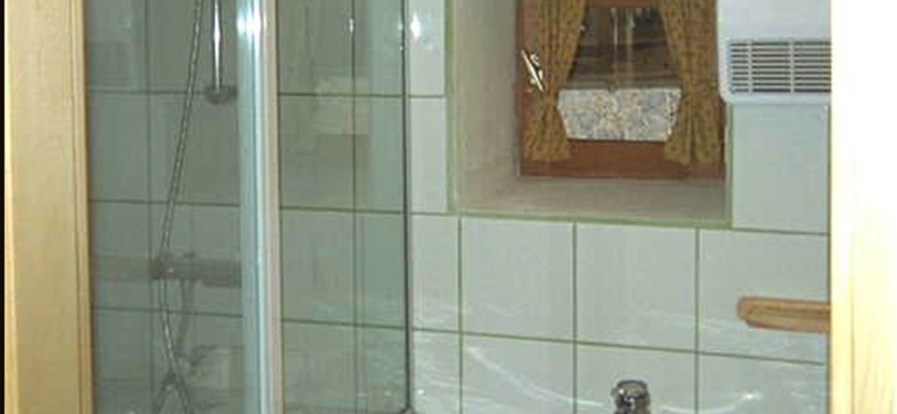 Sdb avec douche italienne.